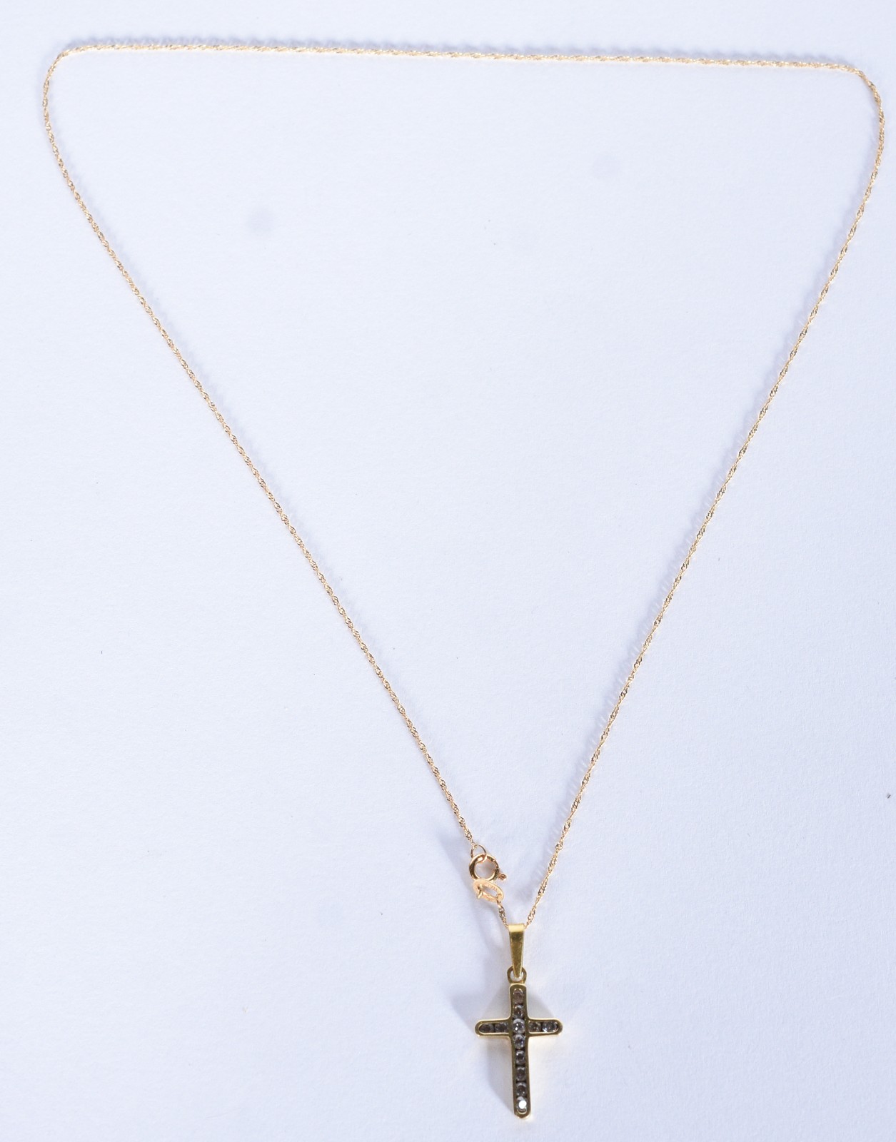 Colar de ouro 18 k com crucifixo cravejado de brilhantes (Por motivos... - foto 2 de 4