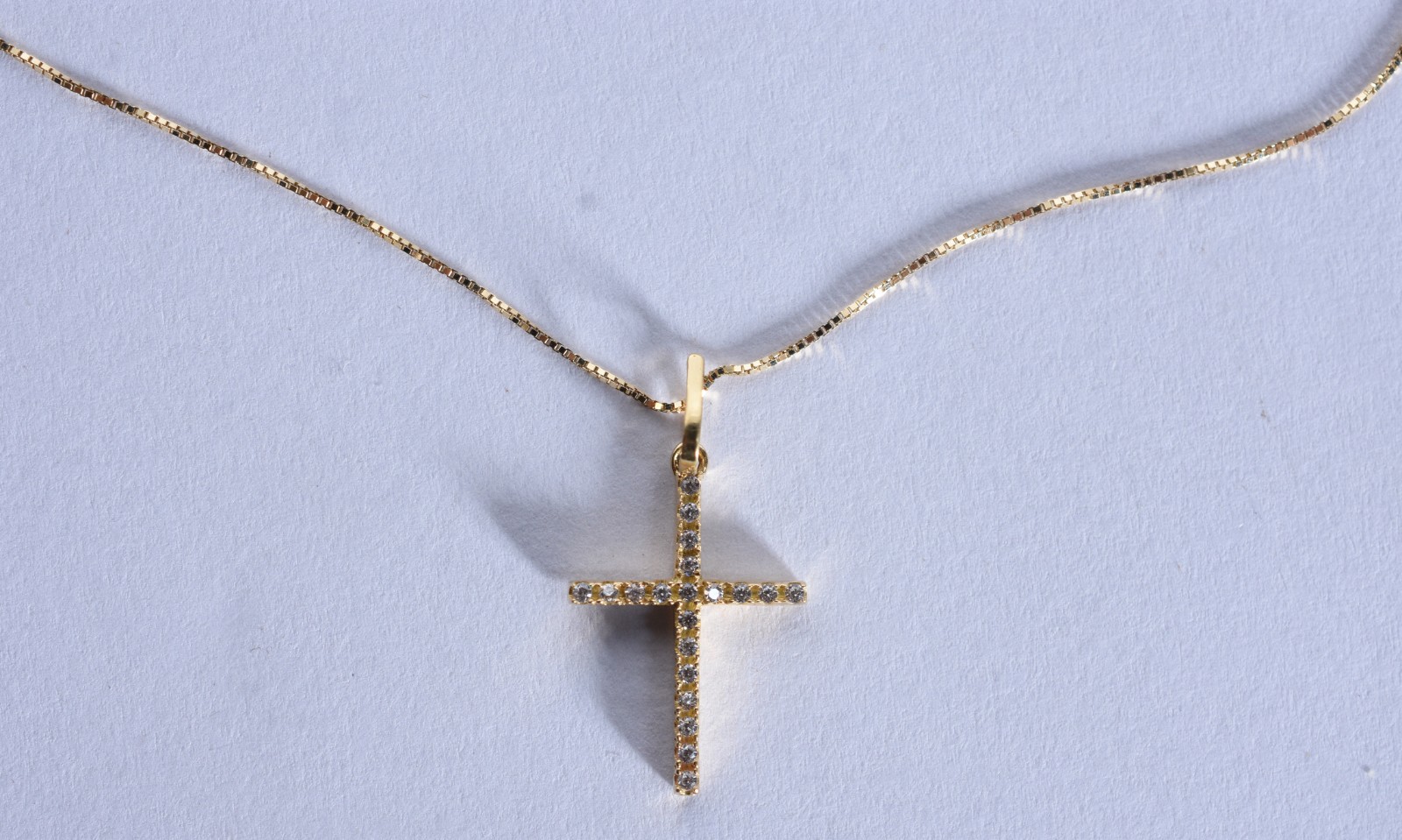 Colar de ouro 18 k, contraste 750 com pendente de crucifixo com... - foto 6 de 6