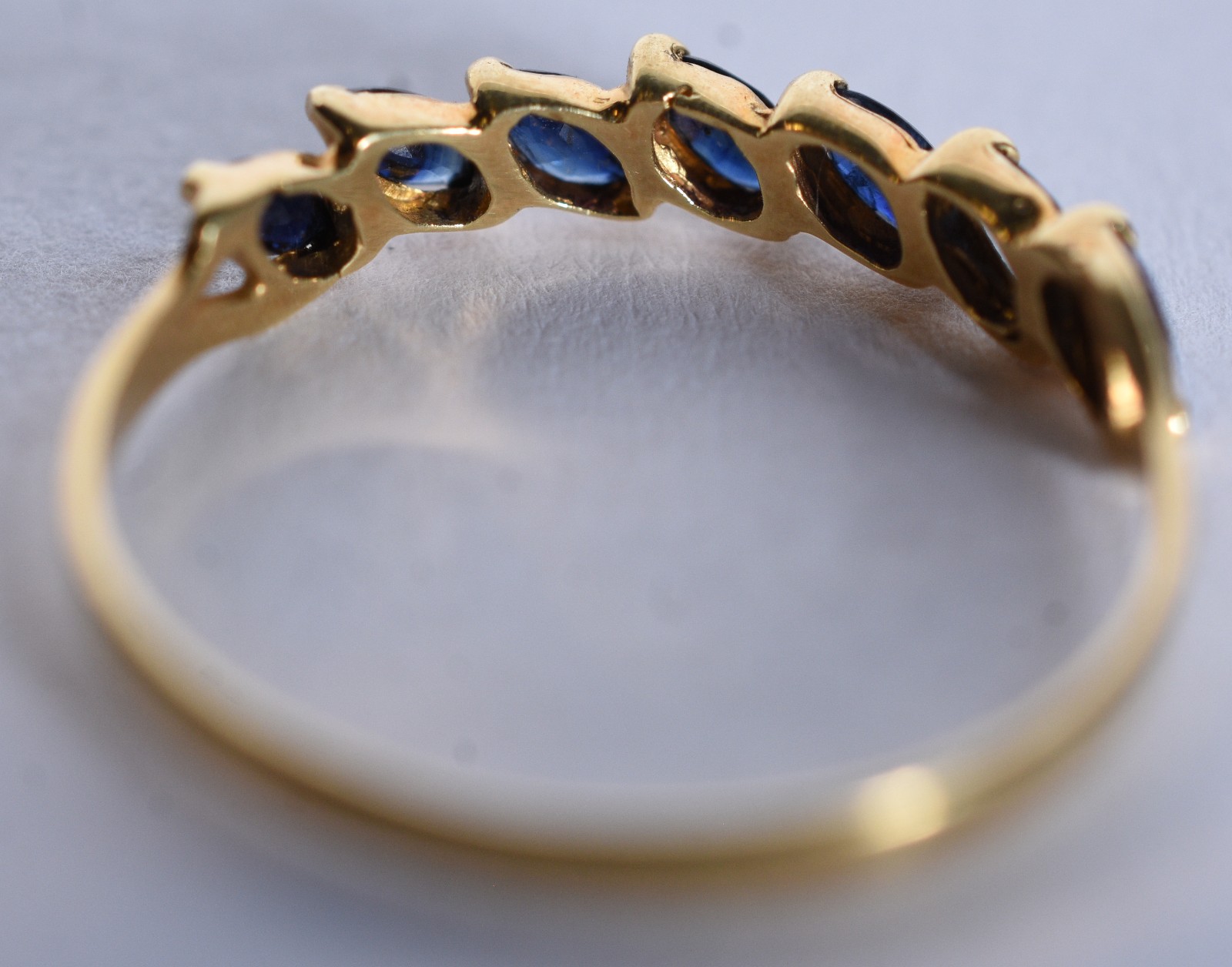 Anel de ouro 18 k, contraste 750 com pedras negras, aro 18 (Por... - foto 6 de 8