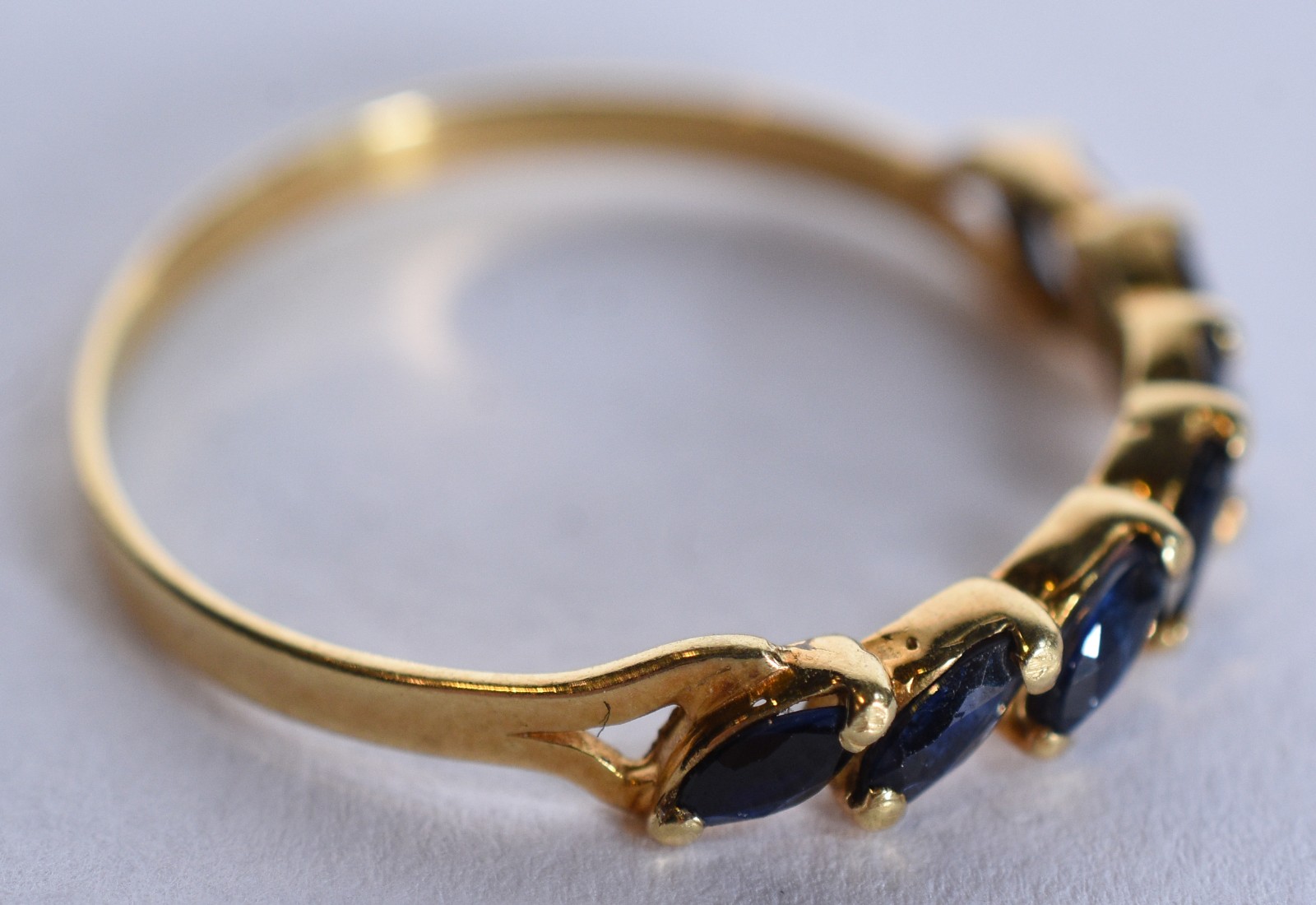 Anel de ouro 18 k, contraste 750 com pedras negras, aro 18 (Por... - foto 8 de 8
