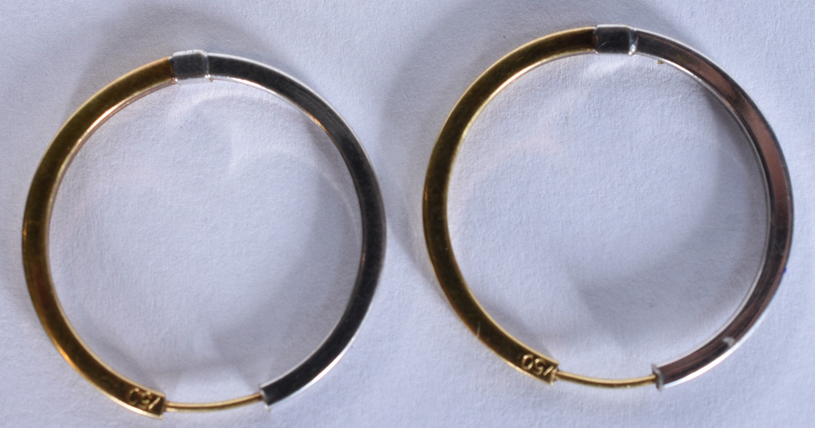 Par de brincos de ouro branco e ouro 18 k, contraste 750 (Por motivos... - foto 2 de 5