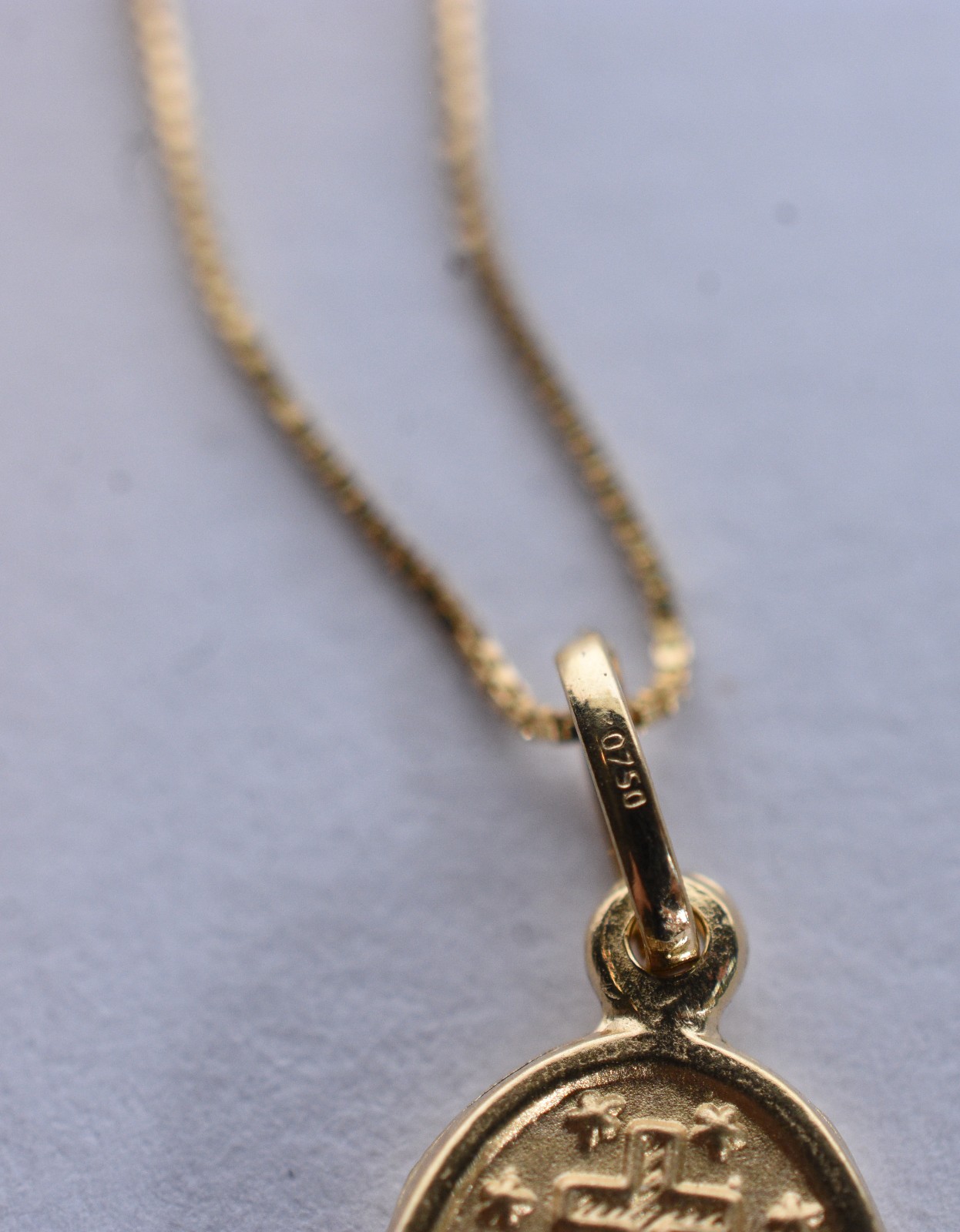 Pulseira de ouro 18 k, contraste 750 e pingente Sacro (Por motivos de... - foto 6 de 7