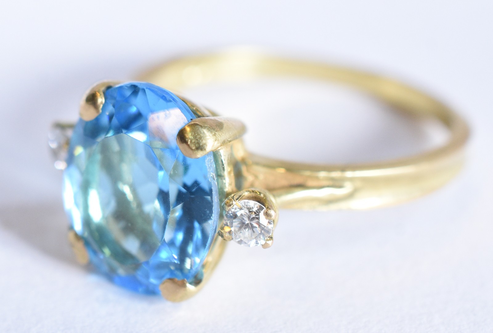 Anel de ouro 18 k, contraste 750 com pedra natural lapidação oval com... - foto 1 de 9