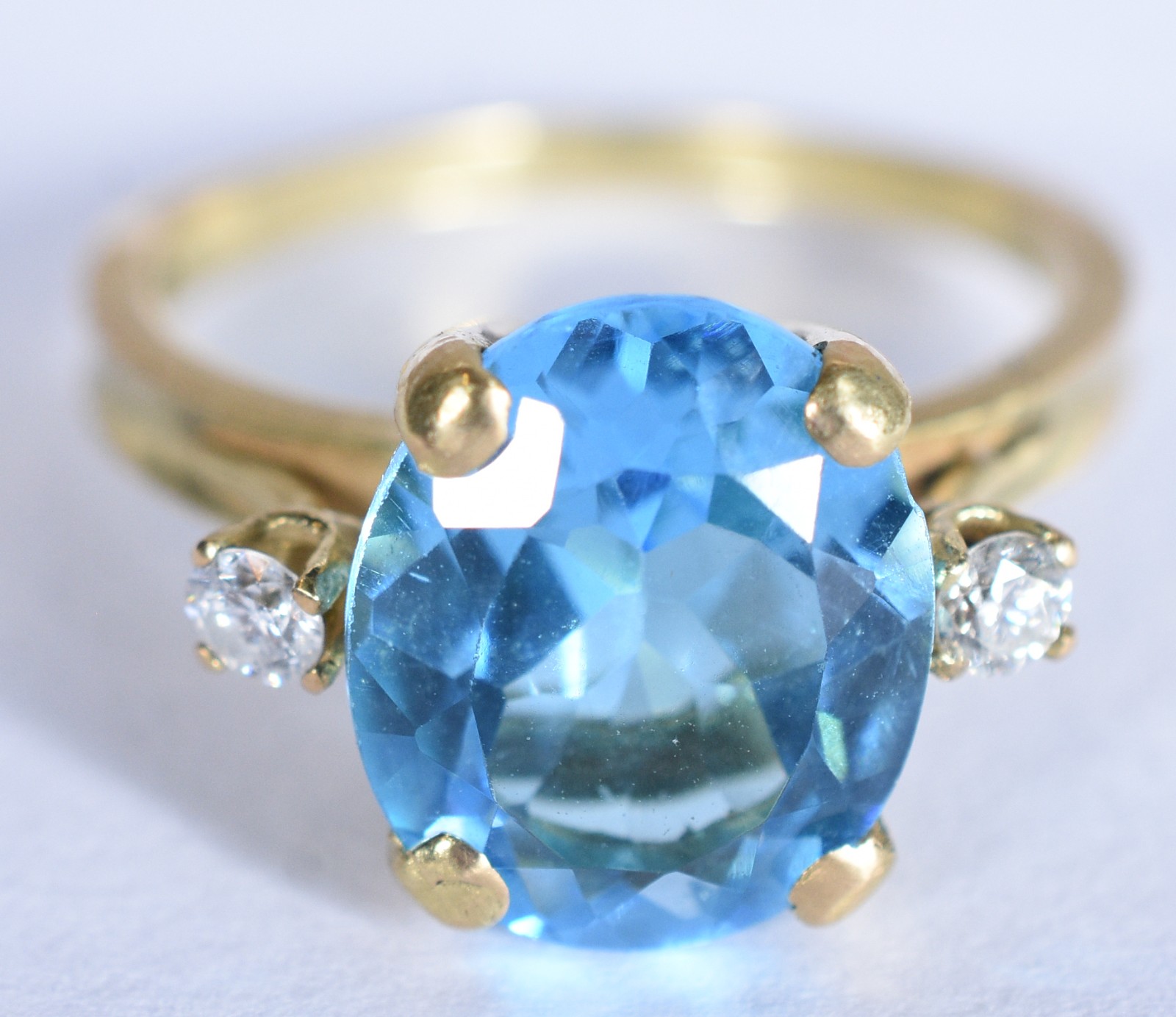 Anel de ouro 18 k, contraste 750 com pedra natural lapidação oval com... - foto 3 de 9