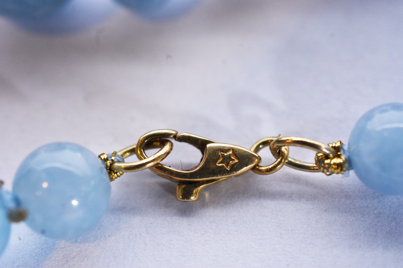 Pulseira com fecho mosquetão e argolas de ouro 18 k, contraste 750... - foto 6 de 7