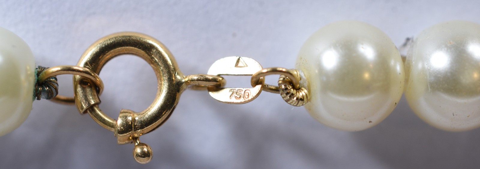 Colar com fecho e argolas em ouro 18 k contraste 750 com perolas... - foto 4 de 4