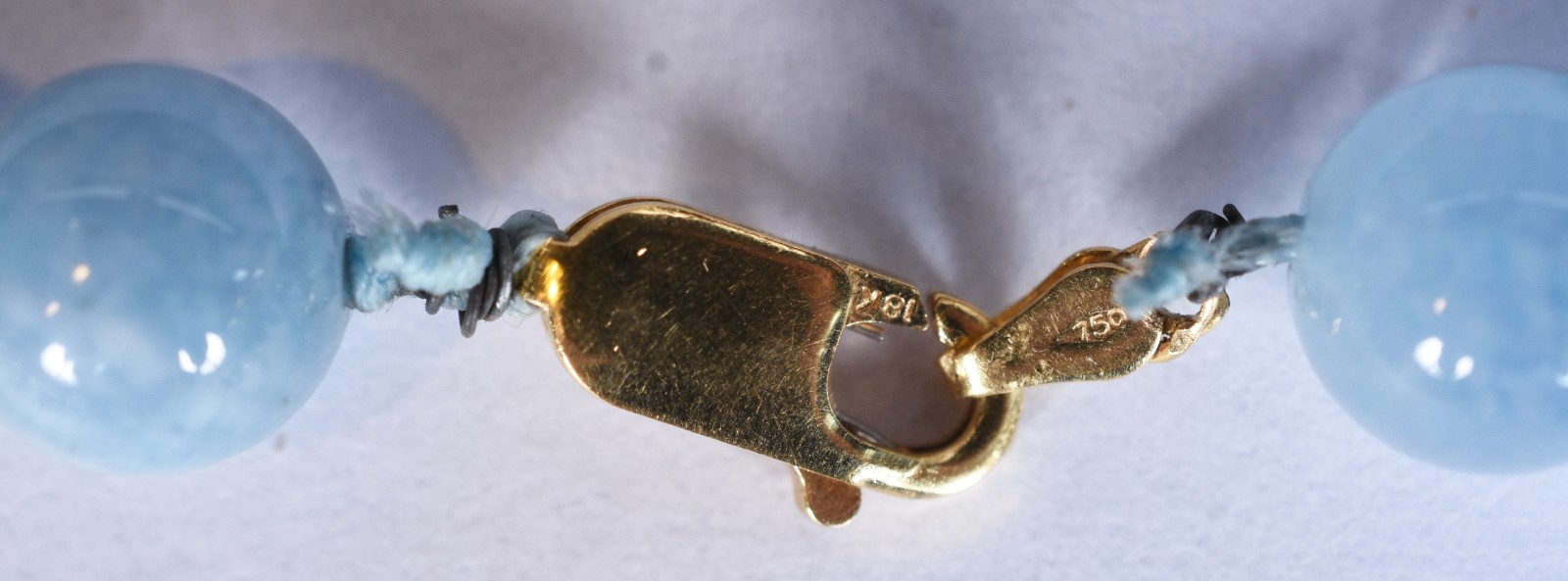 Colar com fecho e argolas em ouro 18 k, contraste 750 com 44 bolas... - foto 3 de 7