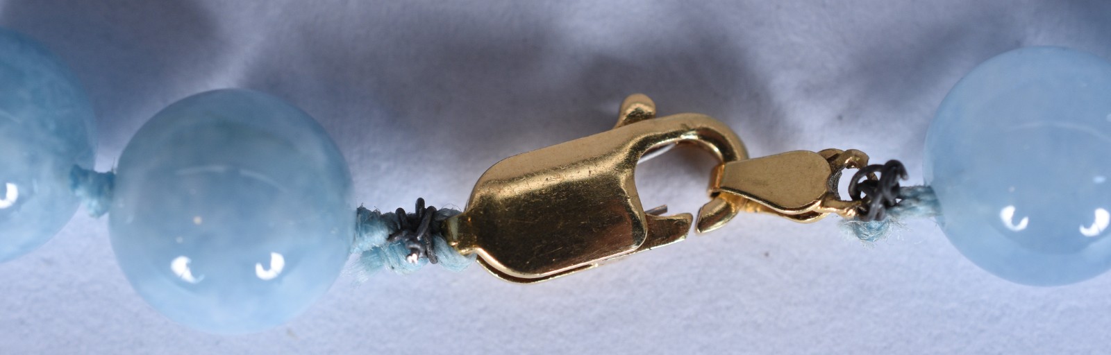 Colar com fecho e argolas em ouro 18 k, contraste 750 com 44 bolas... - foto 5 de 7
