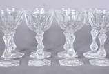 Baccarat (1764),  - Oito cálices para licor de cristal frances lapidado, bases sextavadas. (Mínimos bicados).