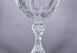 Baccarat (1764),  - Oito cálices para licor de cristal frances lapidado, bases sextavadas. (Mínimos bicados).