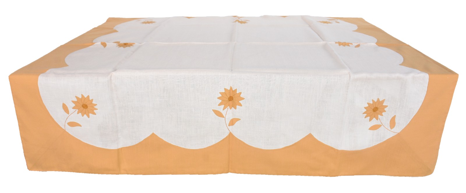 Três toalhas de mesa de linho com bordados e aplicações florais. - foto 2 de 9