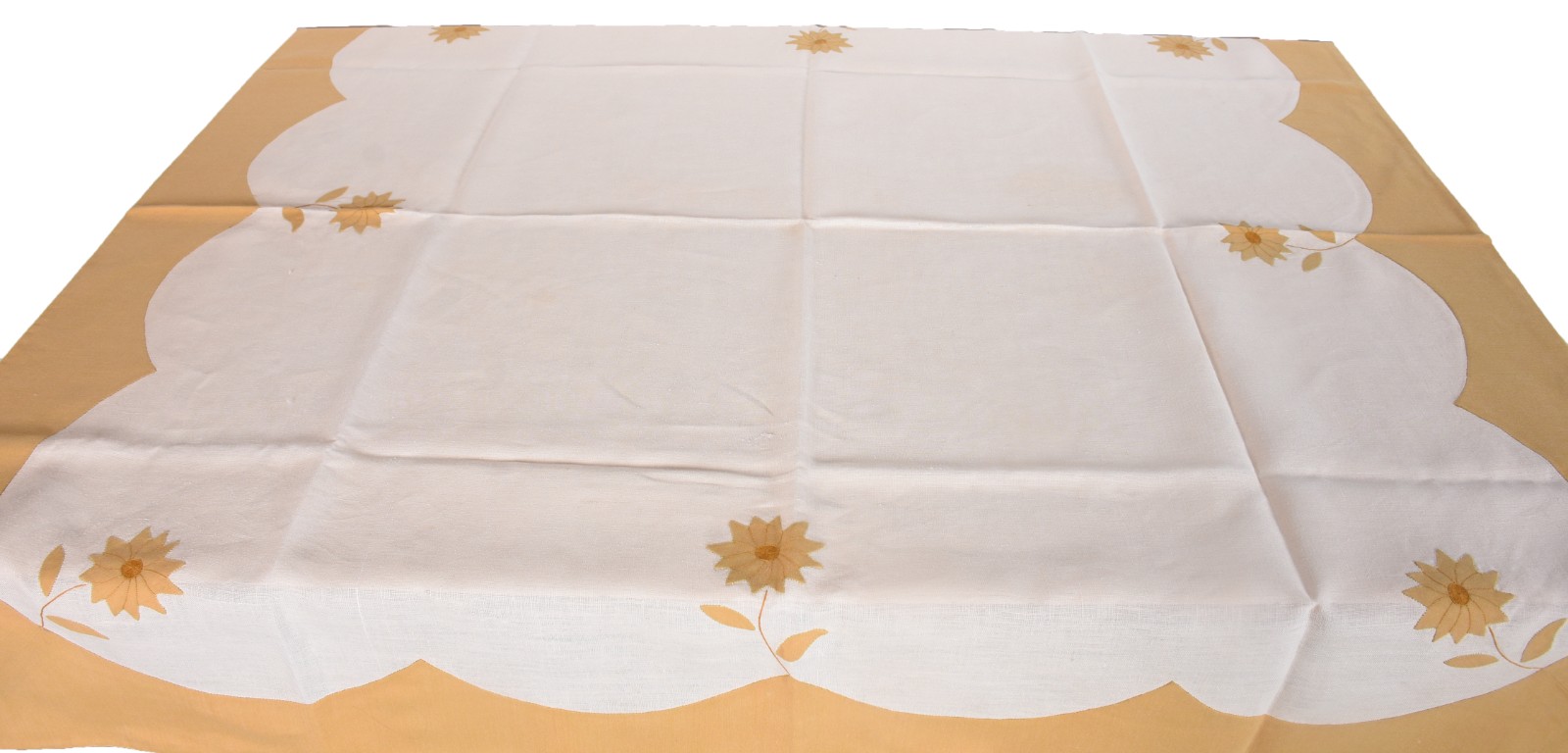 Três toalhas de mesa de linho com bordados e aplicações florais. - foto 8 de 10