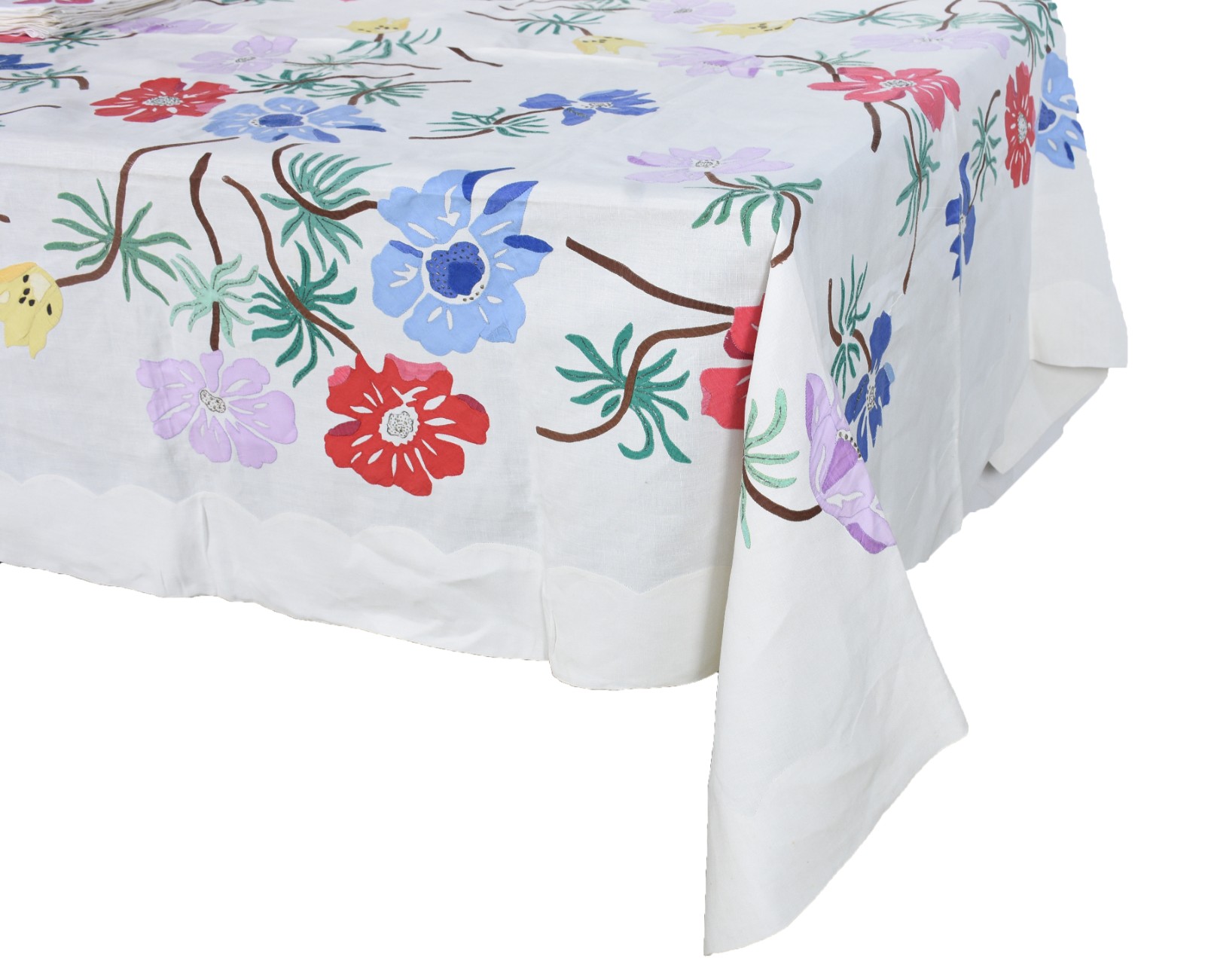 Belíssima toalha de mesa ricamente bordada com flores coloridas... - foto 3 de 10