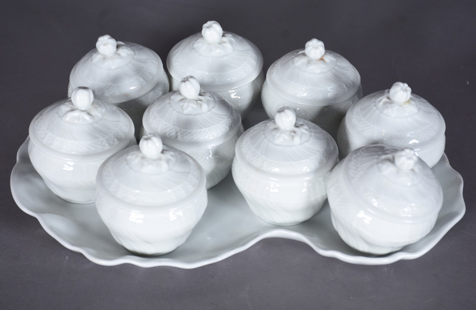 Conjunto com 9 cremeiras de porcelana italiana Ginori na cor branca... - foto 2 de 9