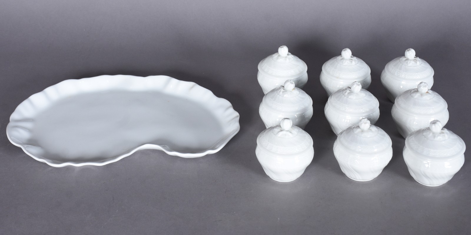 Conjunto com 9 cremeiras de porcelana italiana Ginori na cor branca... - foto 3 de 9