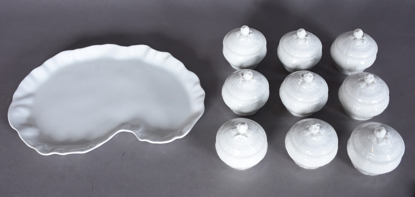 Conjunto com 9 cremeiras de porcelana italiana Ginori na cor branca... - foto 4 de 9