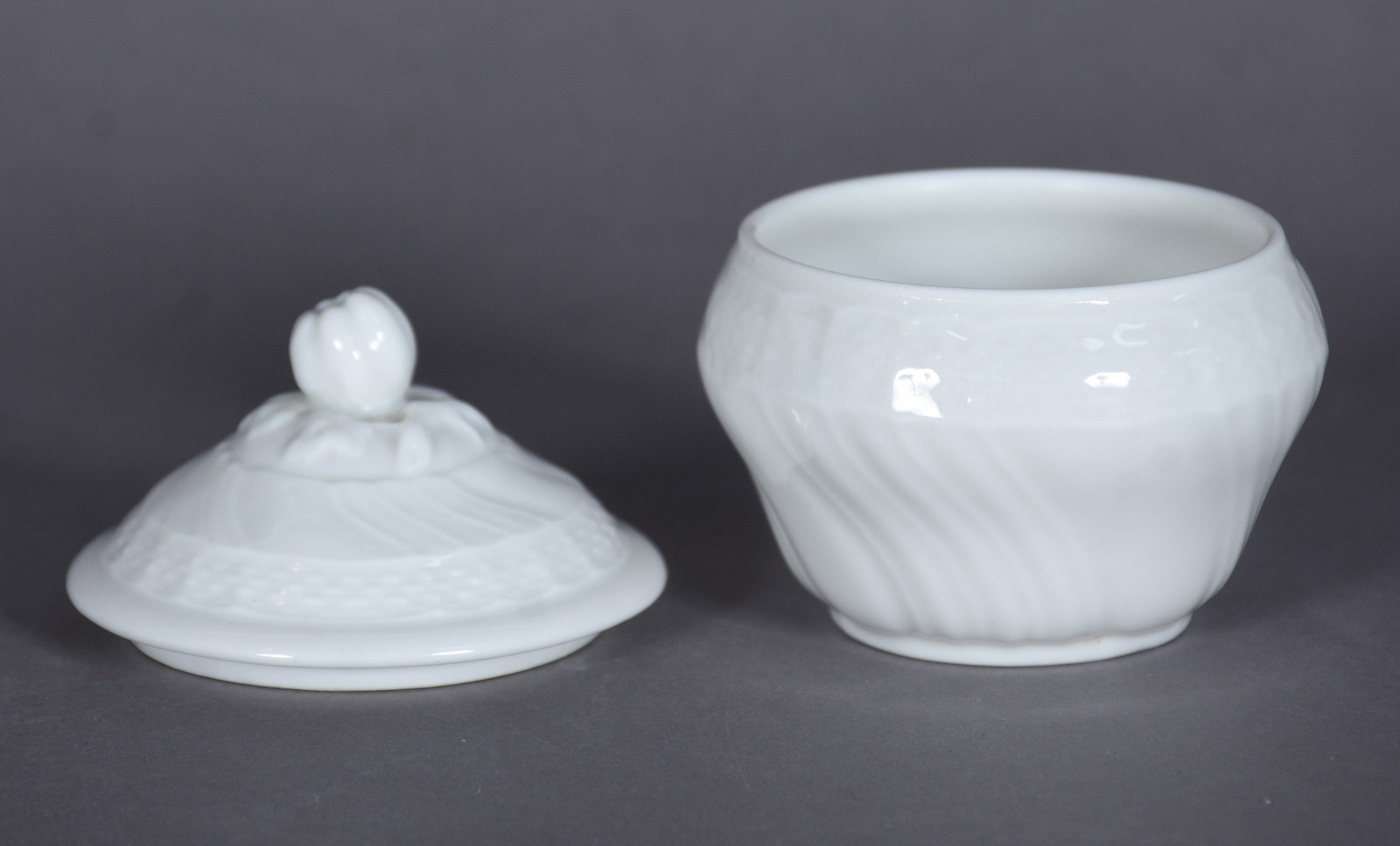 Conjunto com 9 cremeiras de porcelana italiana Ginori na cor branca... - foto 6 de 9
