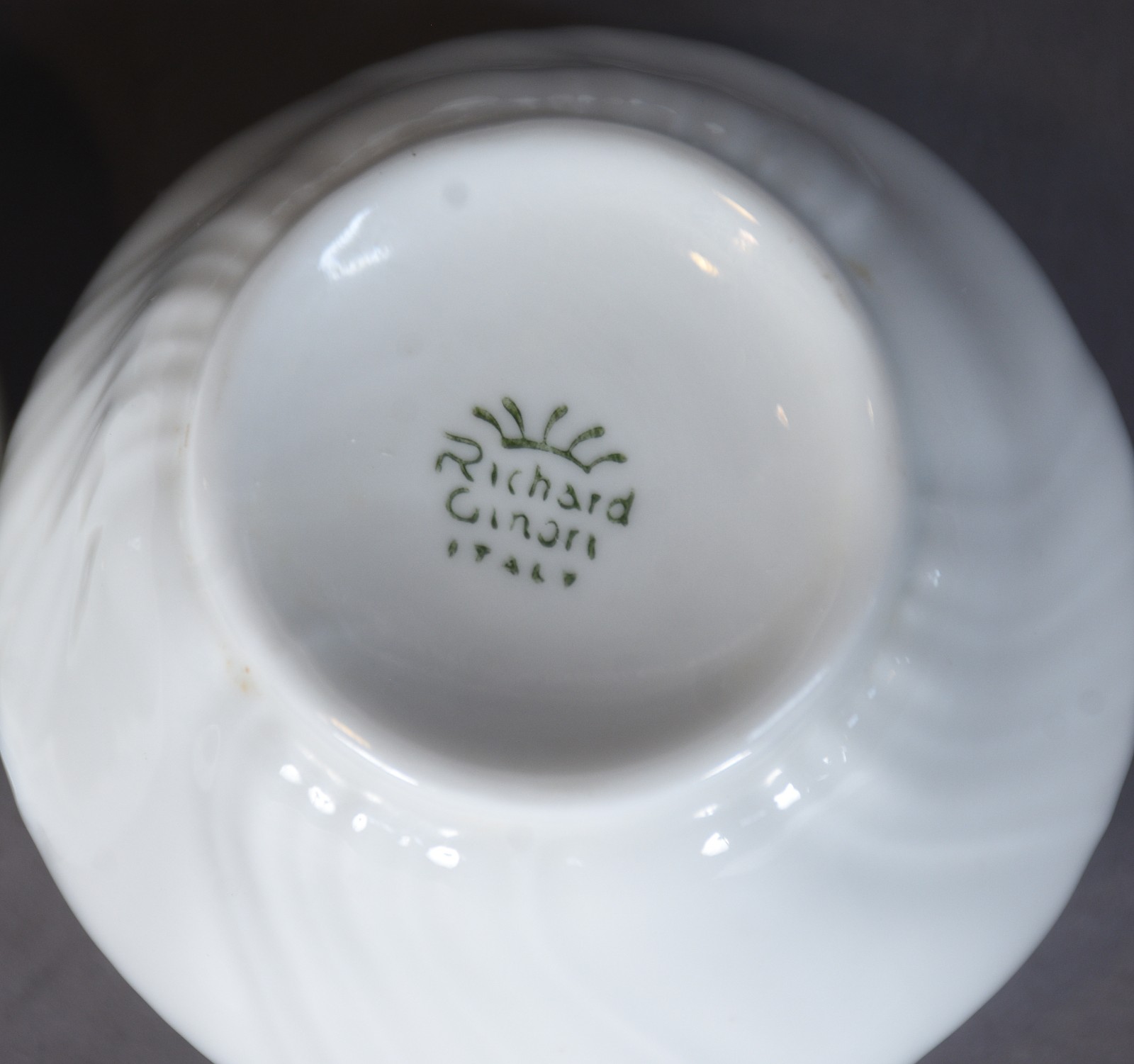 Conjunto com 9 cremeiras de porcelana italiana Ginori na cor branca... - foto 9 de 9