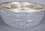 Seis peças diversas de cristal lapidado, sendo:... - Seis peças diversas de cristal lapidado, sendo: porta caviar com borda de metal, bowl, fruteira com lapidação bico de jaca com base de metal, 2 ...