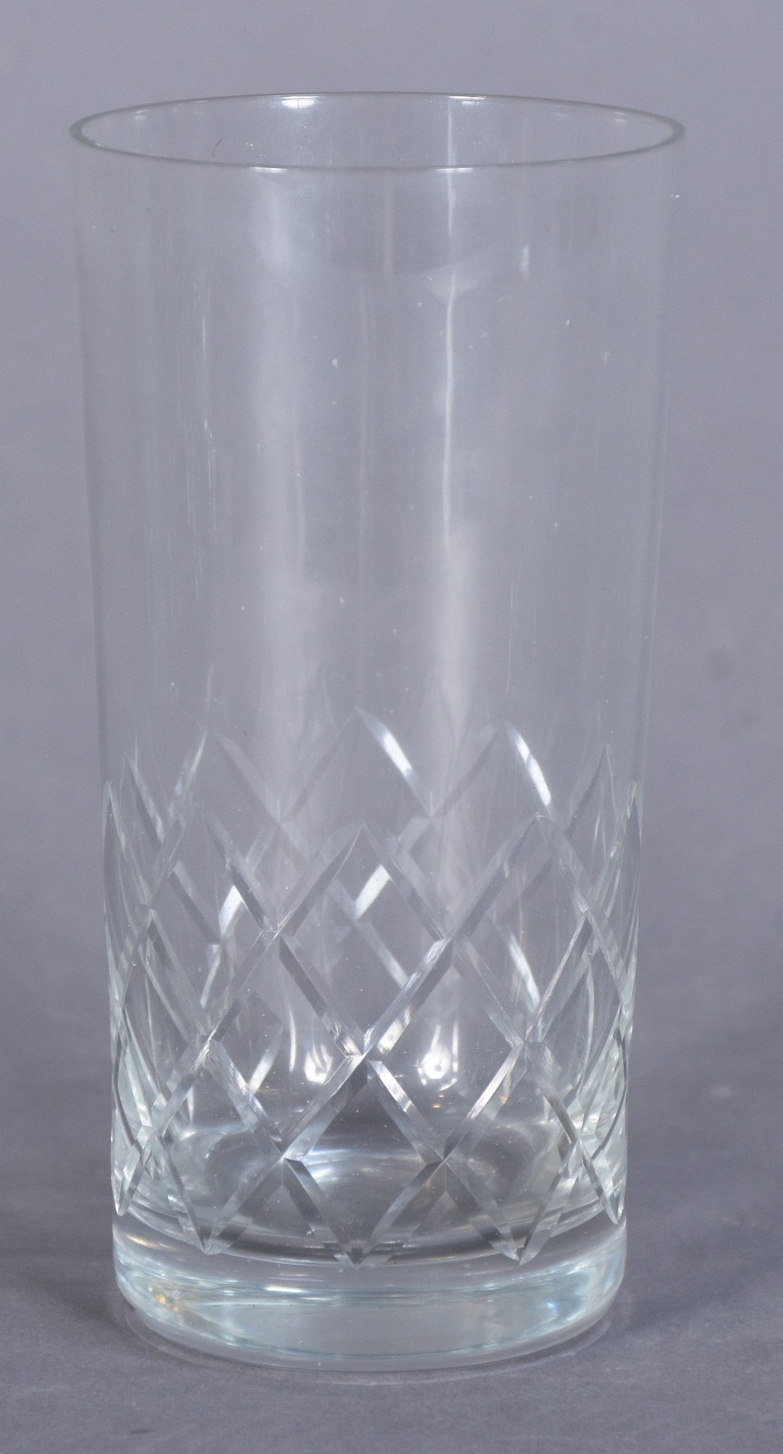 Conjunto com vinte copos longos de cristal lapidado. - foto 3 de 4