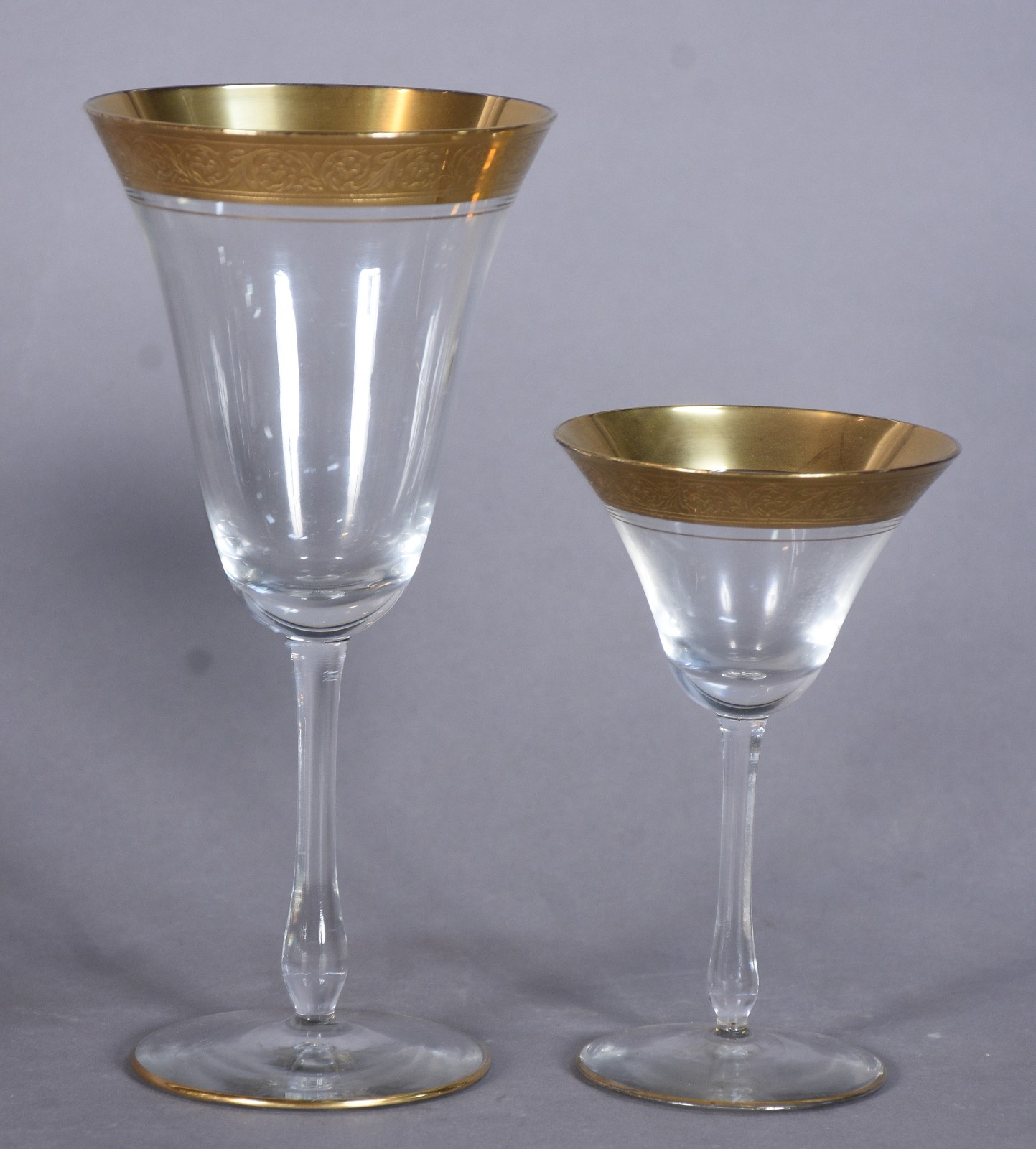 Serviço de taças de cristal com bordas douradas, composto de: 9 para... - foto 3 de 5