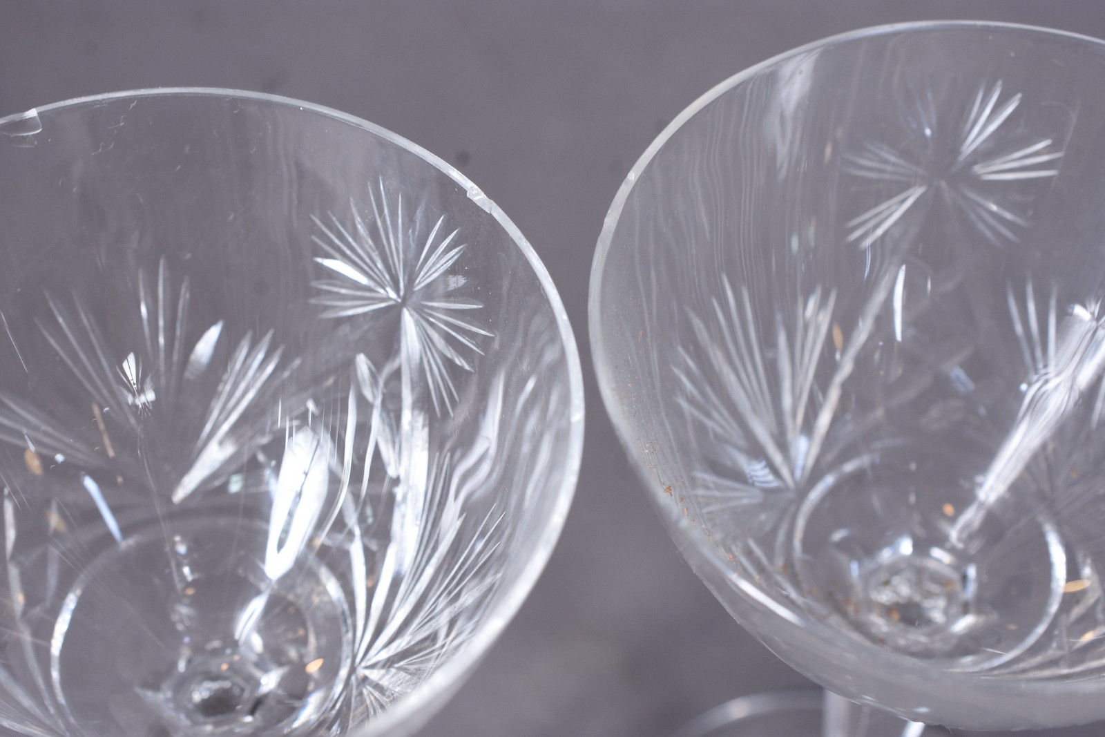 Serviço de copos de cristal tcheco lapidado, composto de: 4 para... - foto 6 de 11