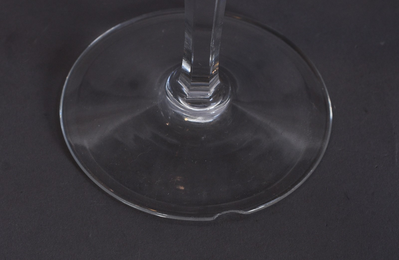 Serviço de copos de cristal tcheco lapidado, composto de: 4 para... - foto 10 de 11