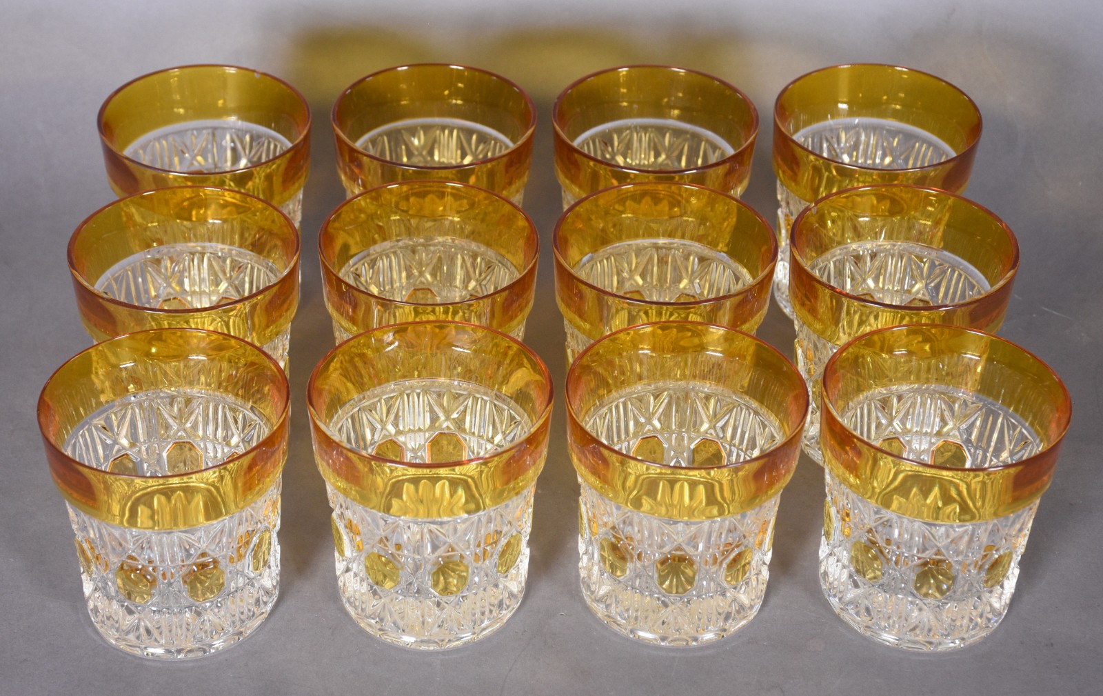 Conjunto com 12 copos para Whisky em demi cristal lapidação... - foto 2 de 6