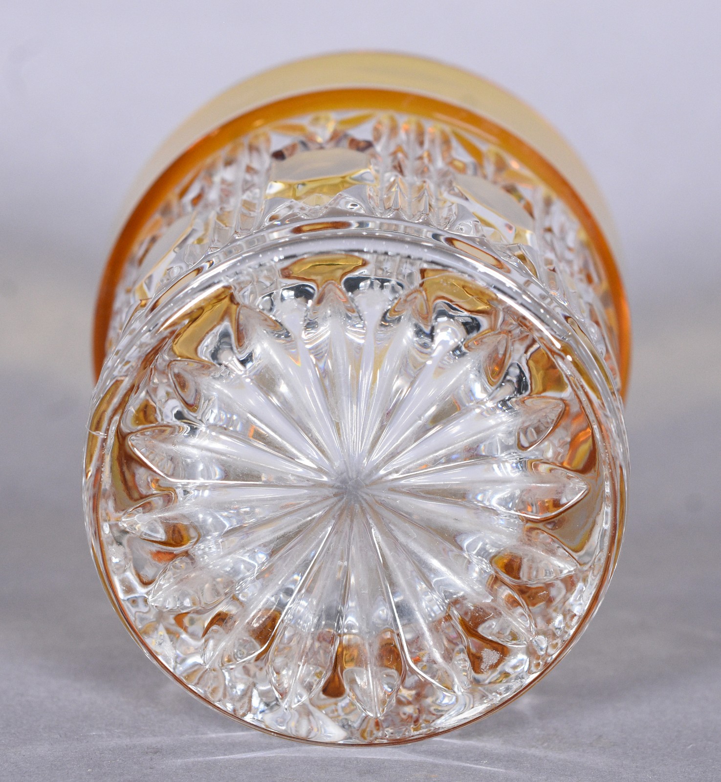 Conjunto com 12 copos para Whisky em demi cristal lapidação... - foto 4 de 6
