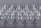 Arcoroc,  - Serviço de copos em demi cristal francês, composto de: 12 taças para champagne, 12 para água, 12 para vinho tinto e 11 para vinho branco. Total: 47 pe