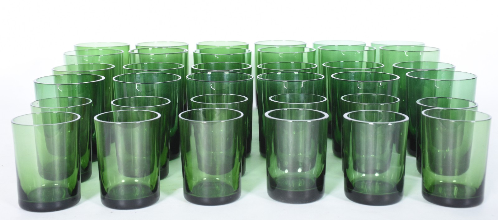 Serviço de copos de vidro verde, sendo: 12 para água, 12 para suco e... - foto 3 de 3