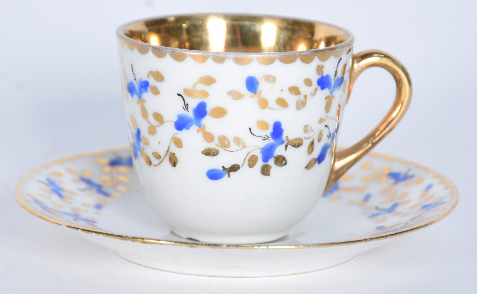 Diversas peças de porcelana, sendo: 2 xícaras de chá com pires com... - foto 3 de 10
