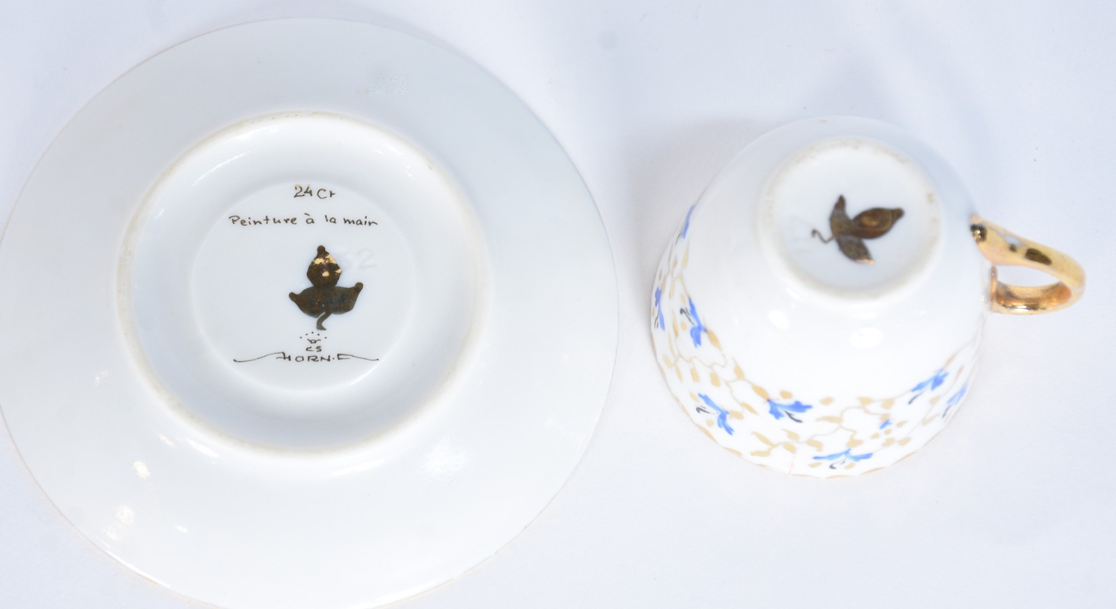 Diversas peças de porcelana, sendo: 2 xícaras de chá com pires com... - foto 8 de 10