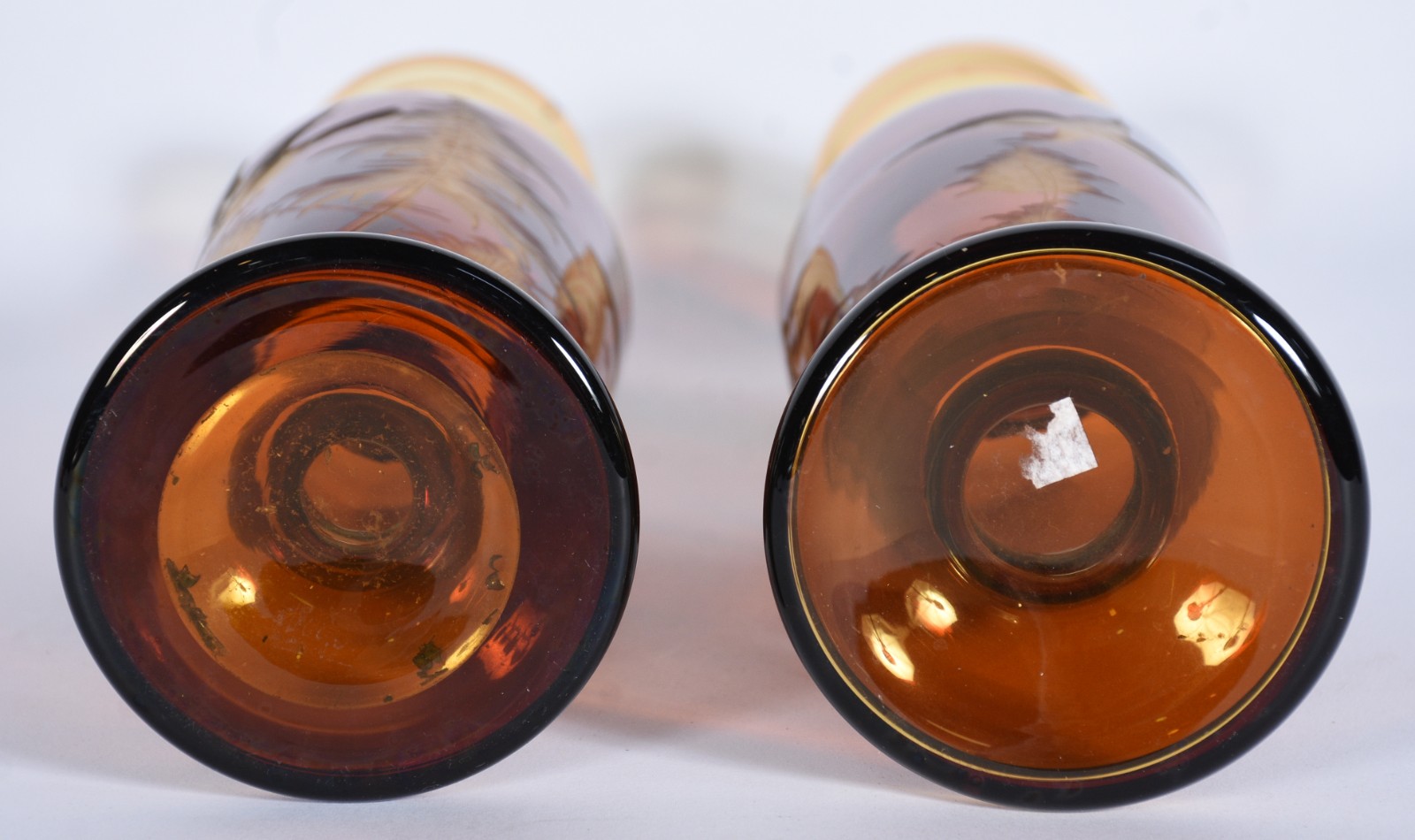 Par de vasos de cristal alemão na cor âmbar com frisos dourados - foto 6 de 8