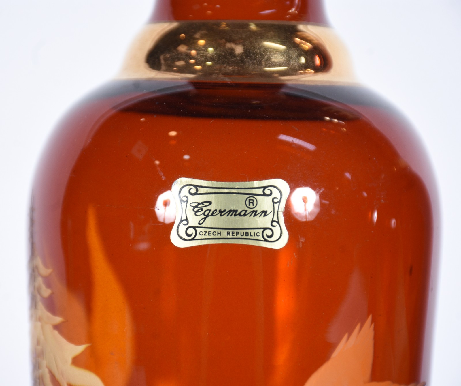 Par de vasos de cristal alemão na cor âmbar com frisos dourados - foto 3 de 8