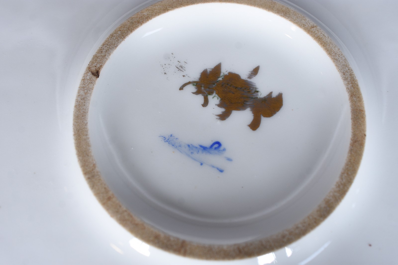 Diversas peças, sendo: 4 pratos para sobremesa de porcelana decoração... - foto 4 de 5