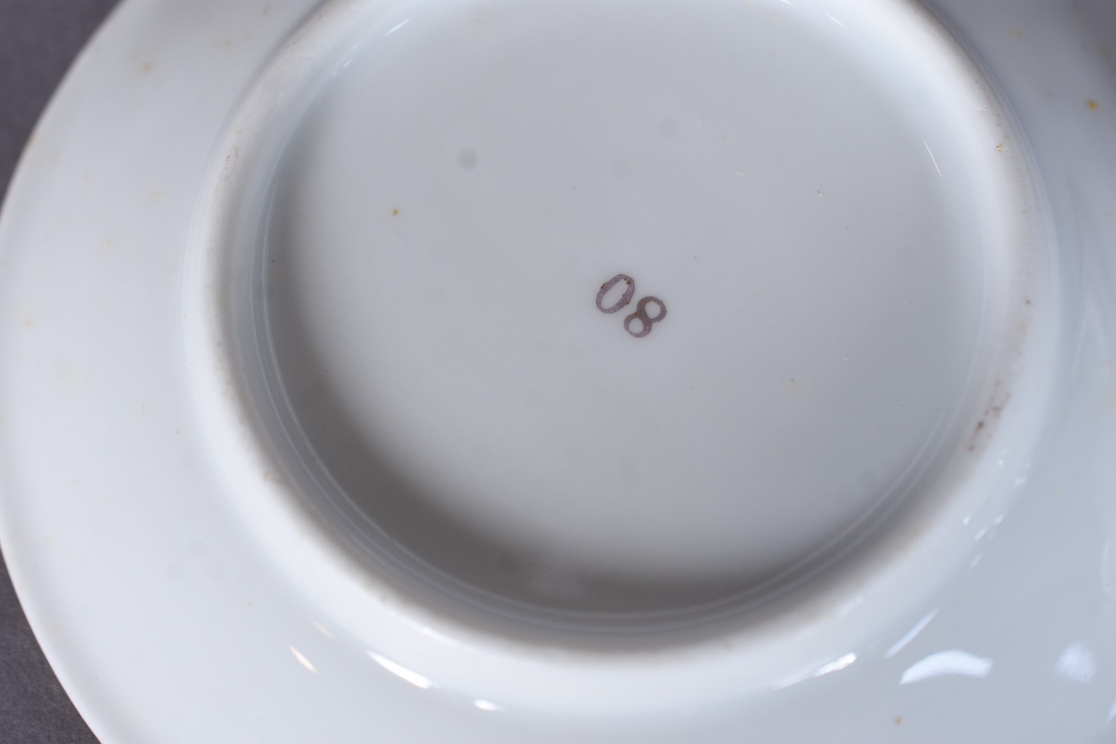Conjunto com onze xícaras para café com pires de porcelana europeia... - foto 7 de 7
