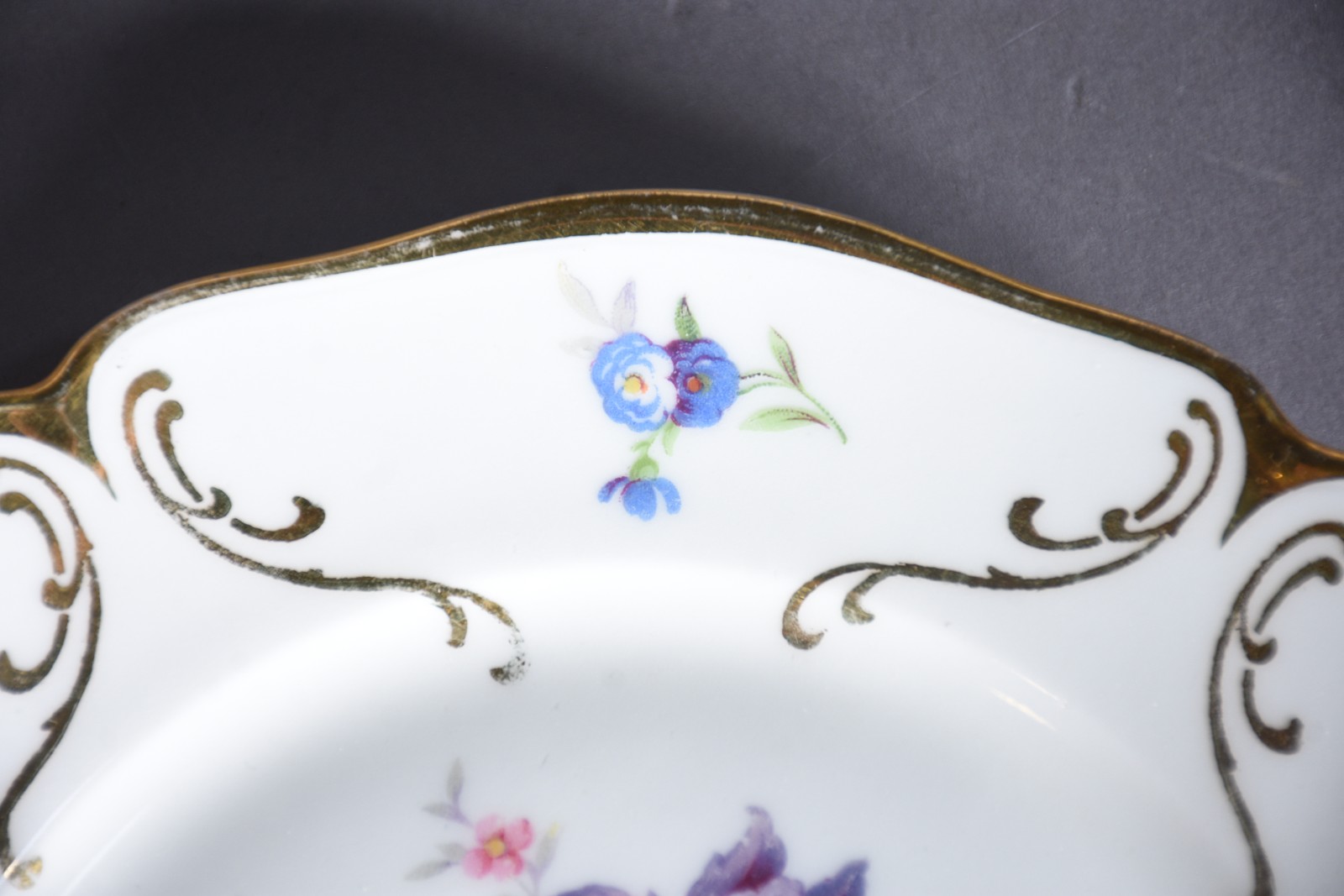 Conjunto com doze pratos para sobremesa de porcelana francesa... - foto 3 de 6