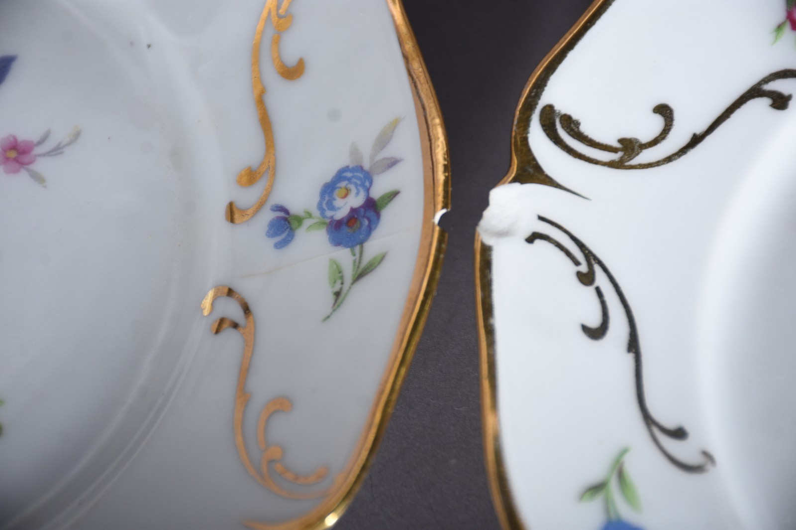 Conjunto com doze pratos para sobremesa de porcelana francesa... - foto 4 de 6