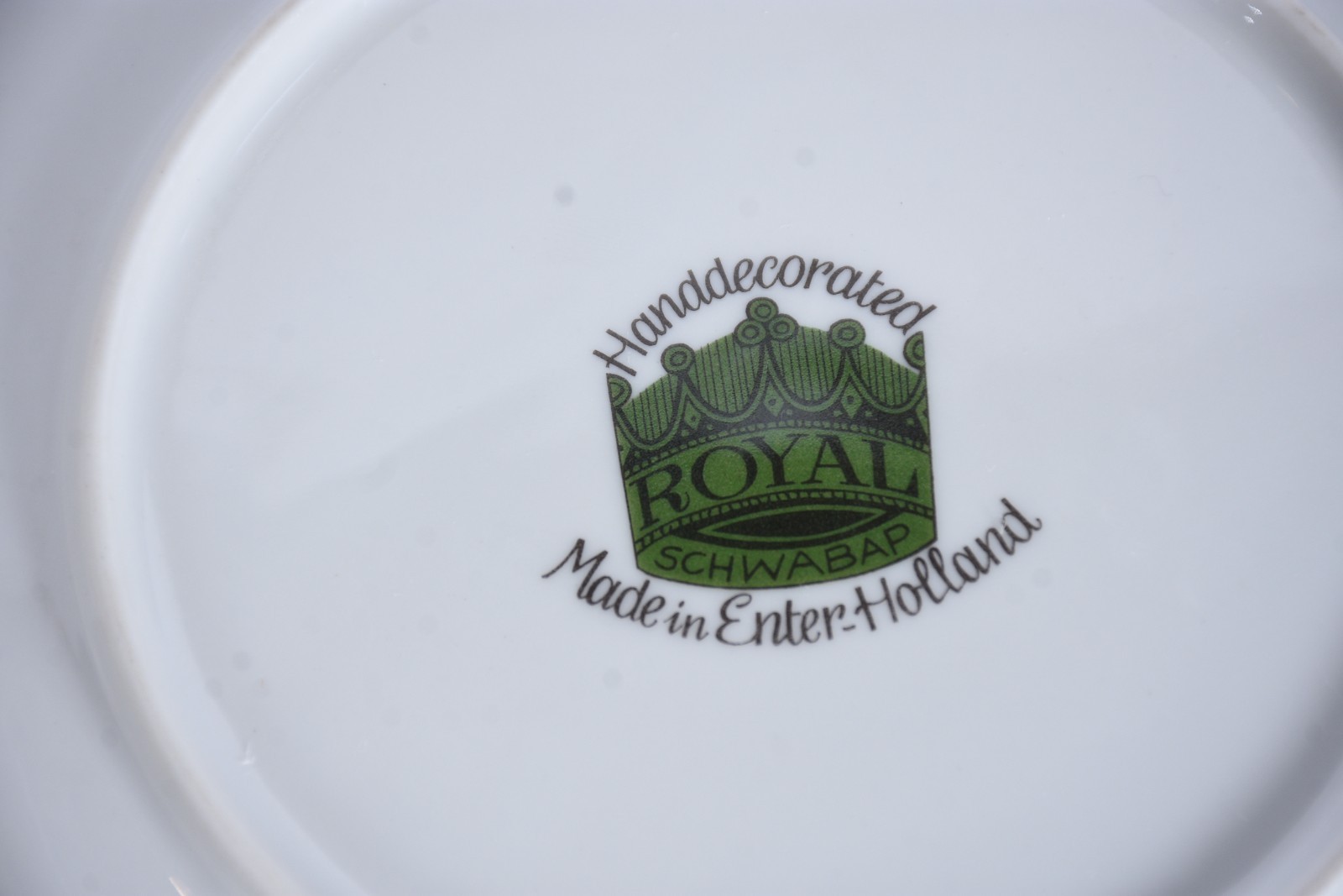 Sete pratos decorativos de faiança e porcelana de diversas... - foto 4 de 7