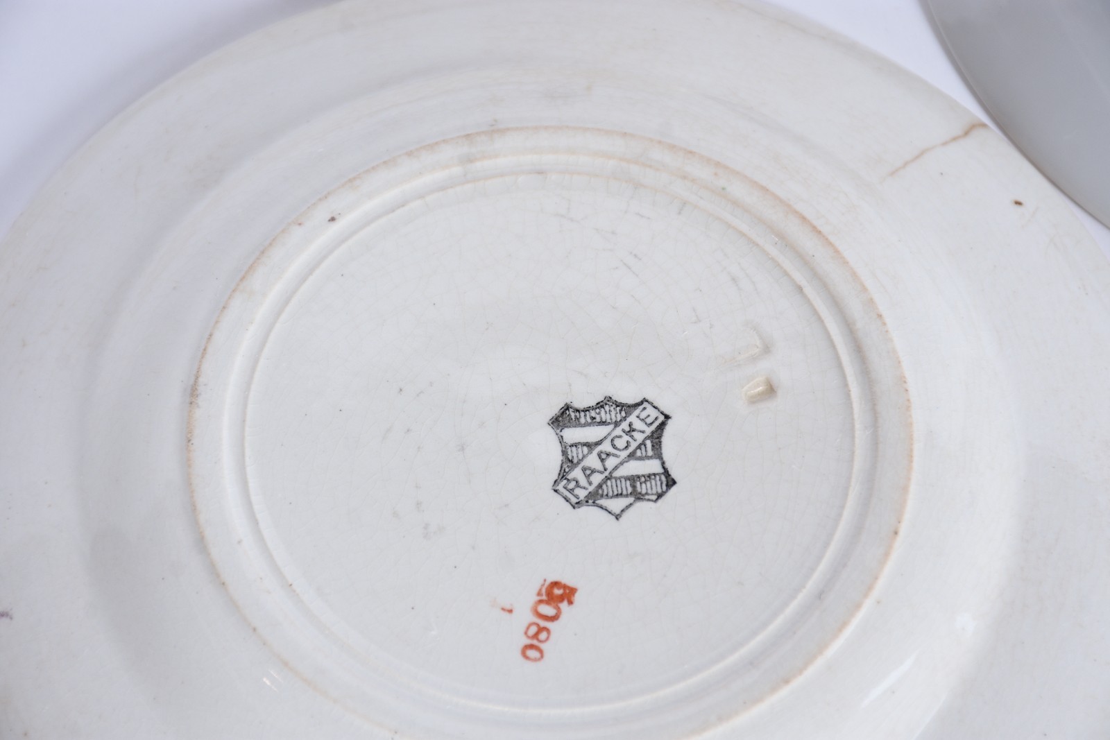 Sete pratos decorativos de faiança e porcelana de diversas... - foto 5 de 7