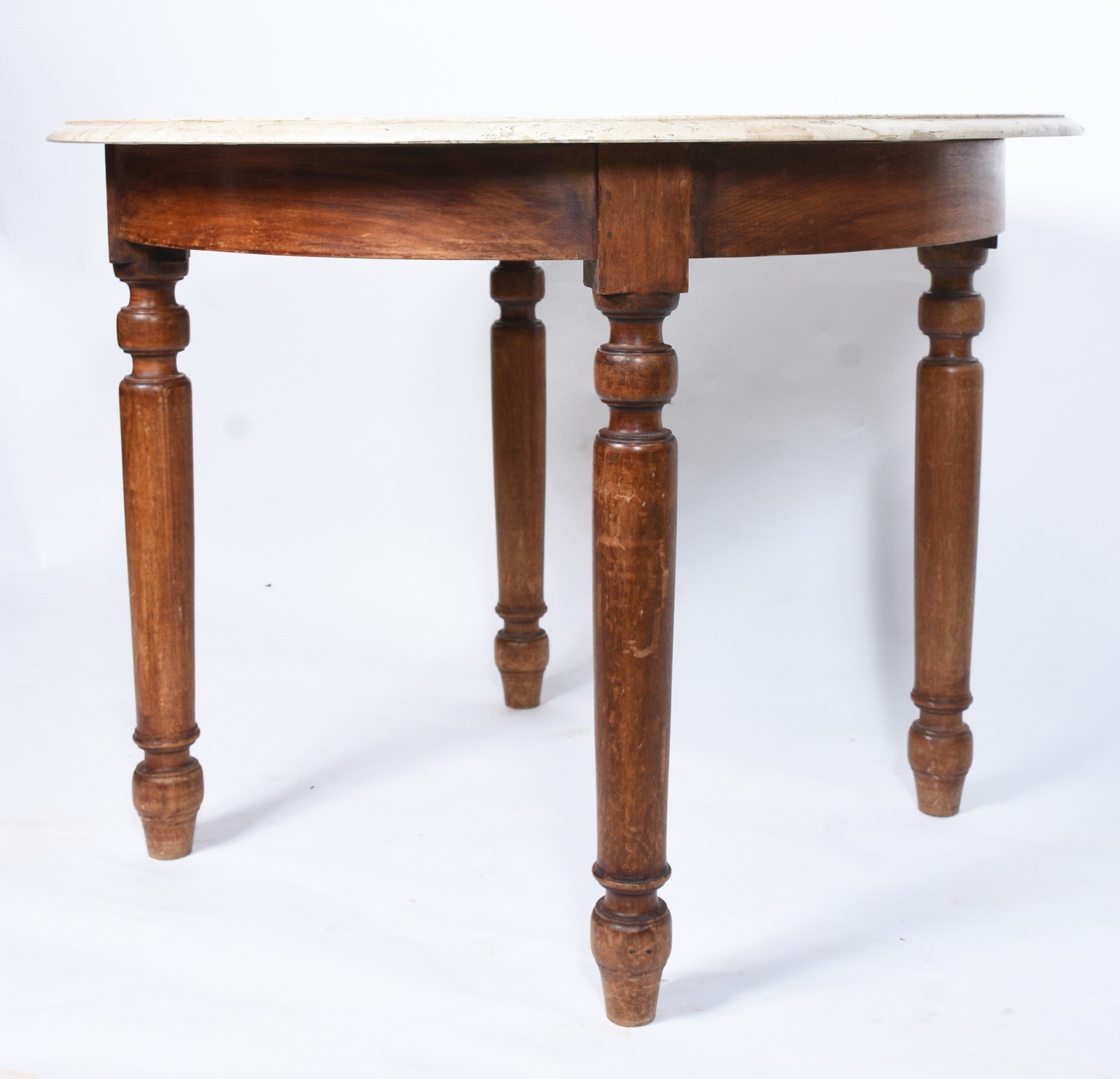 Mesa de madeira nobre, quatro pernas torneadas, tampo de mármore... - foto 2 de 6