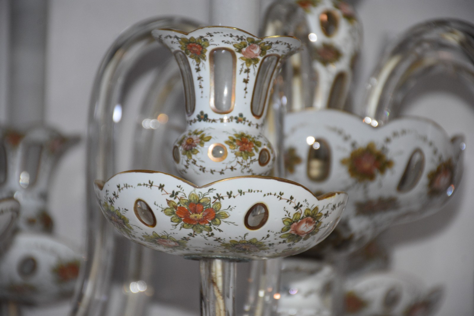 Lustre de cristal overlay para 6 luzes, decorado com pequenas flores... - foto 4 de 6