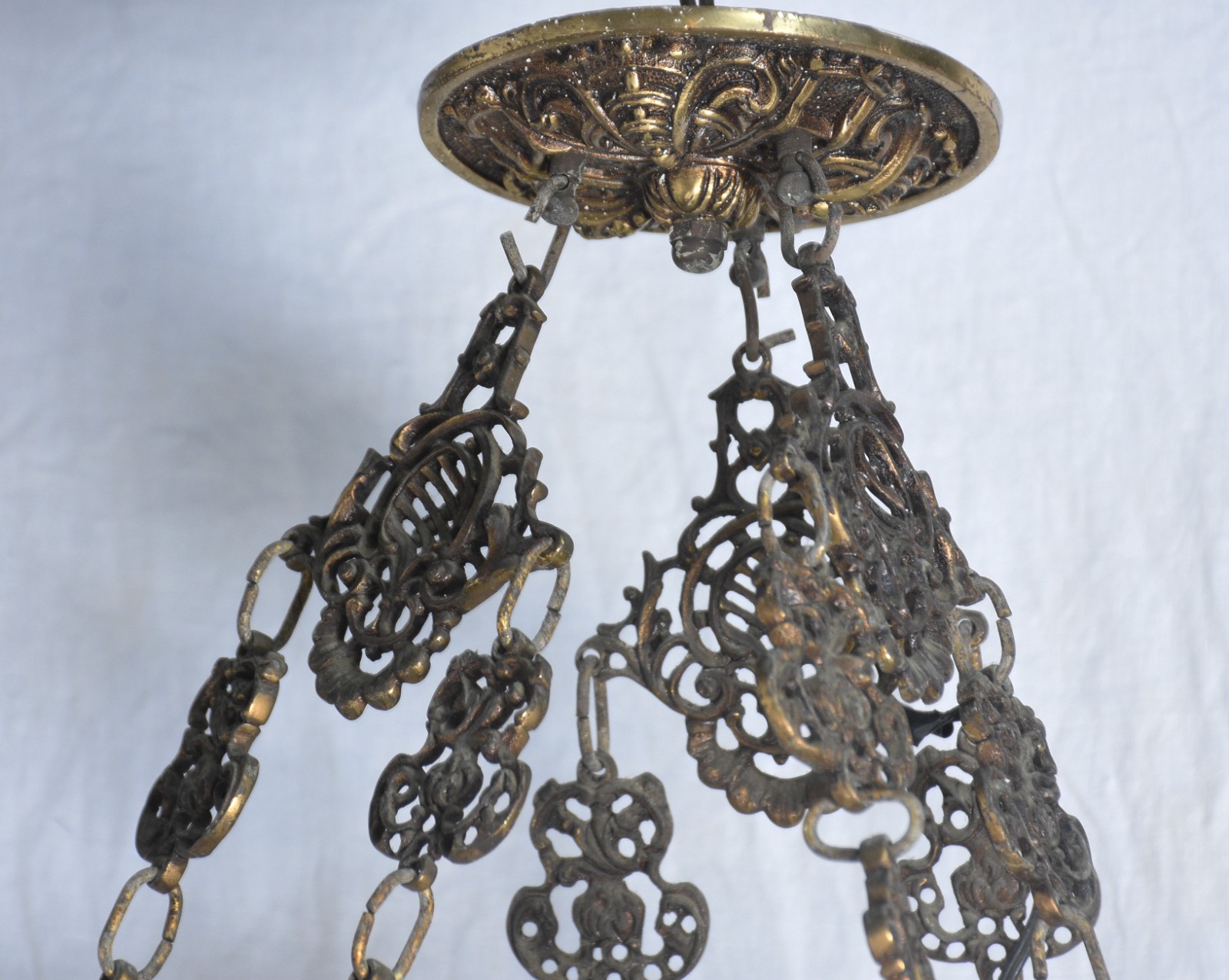 Lanterna de teto de metal com cúpula de vidro opalinado. - foto 4 de 4