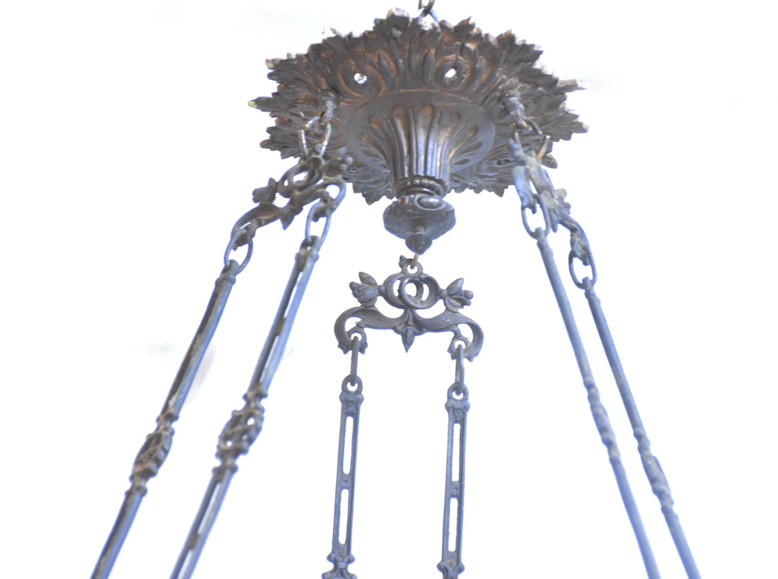Lanterna de teto de metal prateado com detalhe em cerâmica. Faltando... - foto 4 de 6