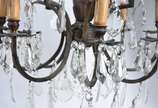 Lustre de bronze e cristal para 8 luzes, pingen... - Lustre de bronze e cristal para 8 luzes, pingentes lapidados.