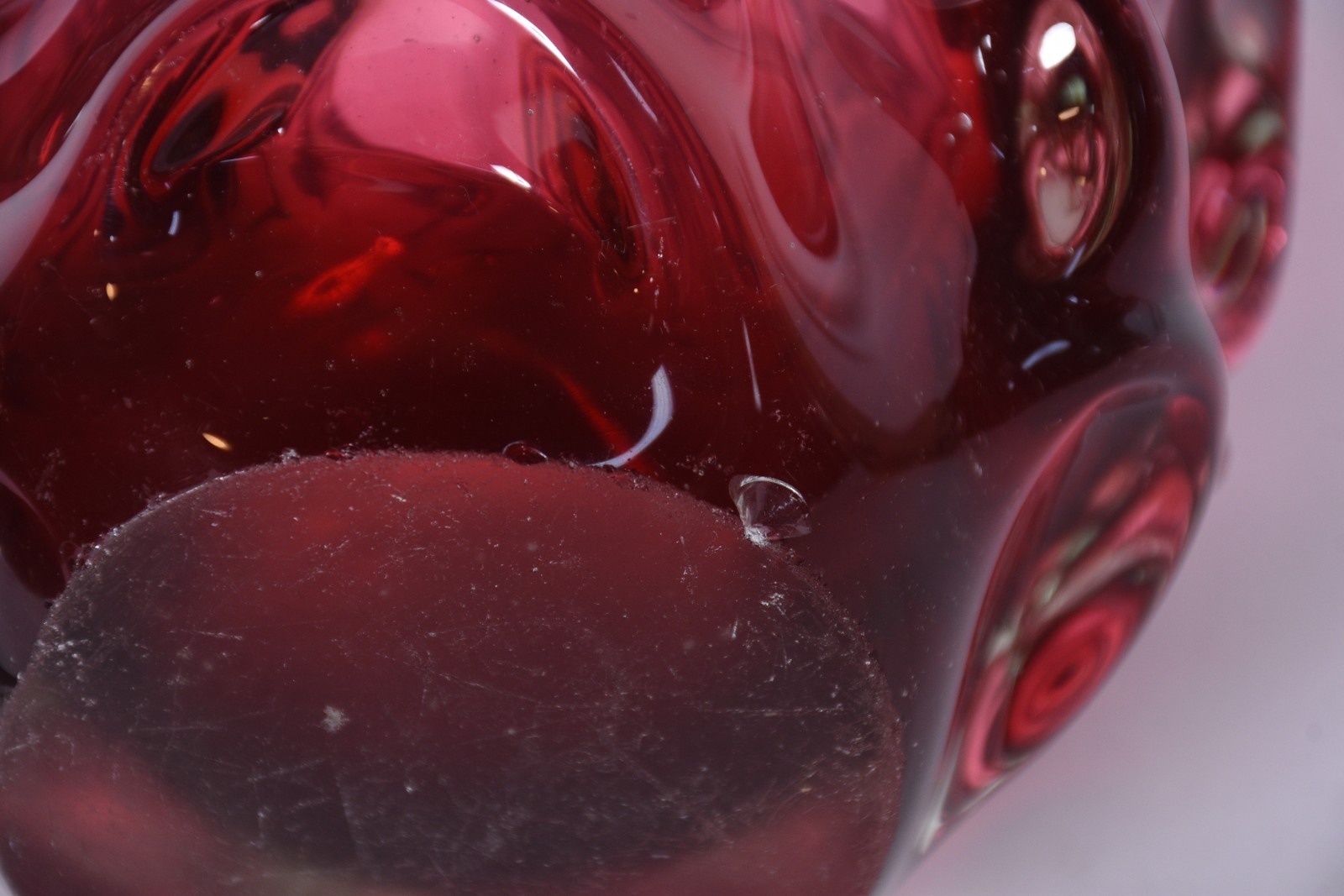 Vaso de murano italiano na cor rubi (mínimo bicado na base). - foto 5 de 6