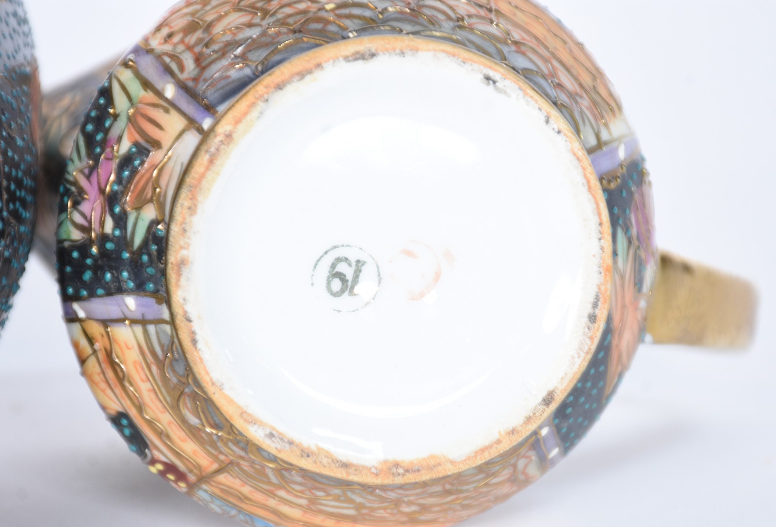 Diversas peças de porcelana oriental, sendo: bowl com base de... - foto 8 de 9