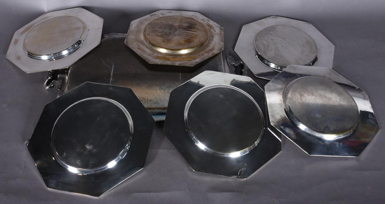 Diversas peças de metal, sendo: 6 souplats e bandeja com alças... - foto 5 de 7