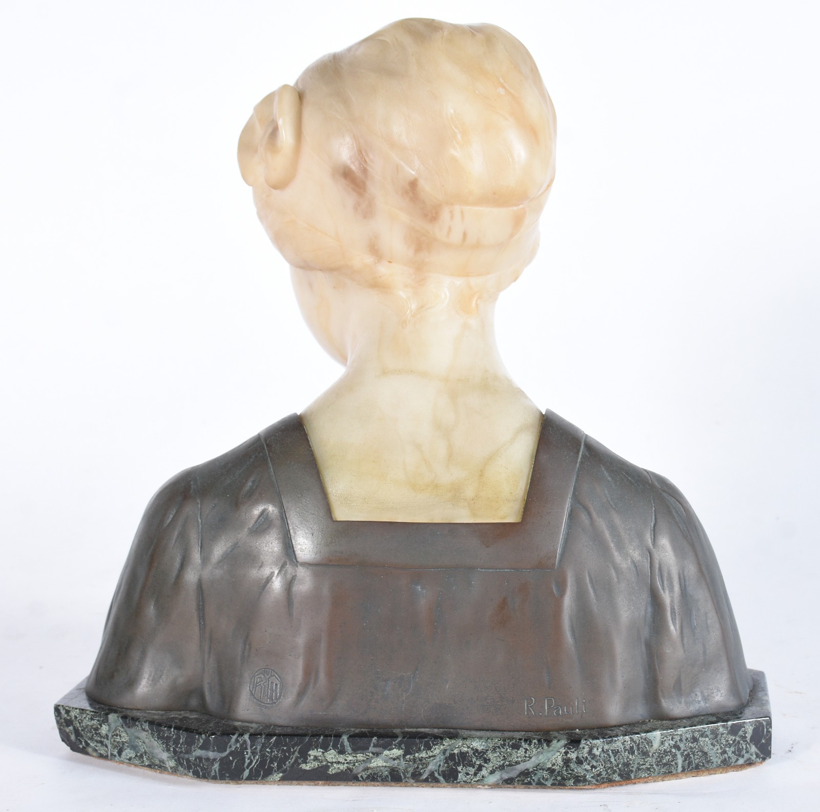 Escultura representando busto de jovem em mármore e bronze, assinado. - foto 4 de 7